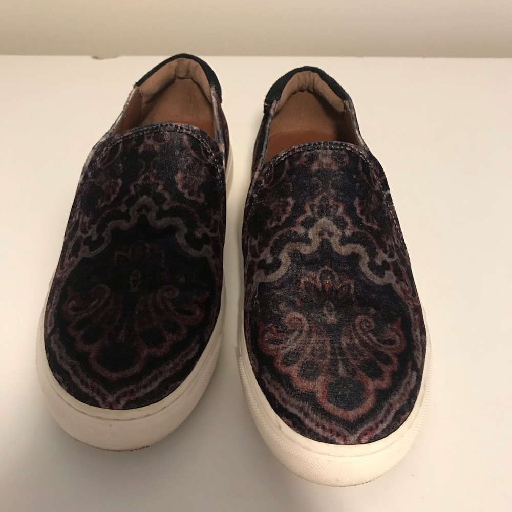 Lucky brand slip on sneakers